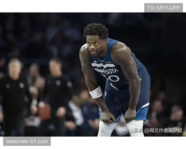 朱利叶斯·兰德尔挡拆中多次制造错位率领尼克斯提升关键时刻得分效率