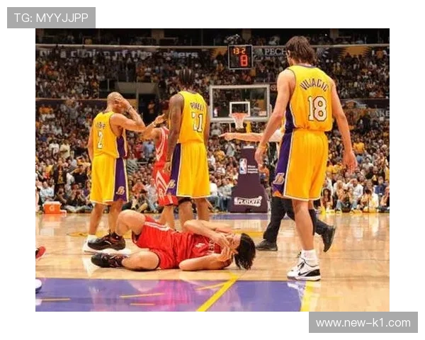 假摔判罚判定要点：裁判区分故意与自然摔倒的标准